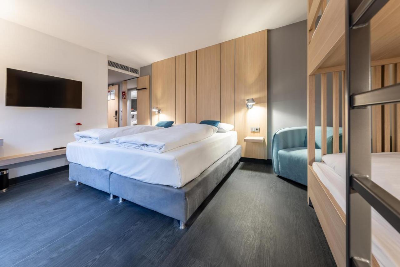 Serways Hotel Hoesel ราทิงเงน ภายนอก รูปภาพ